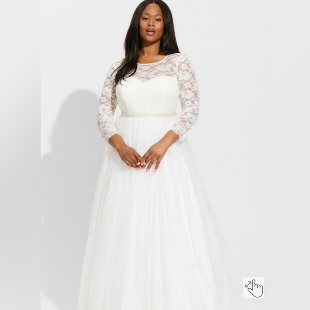 Lace & Tulle Wedding Dress with Sash